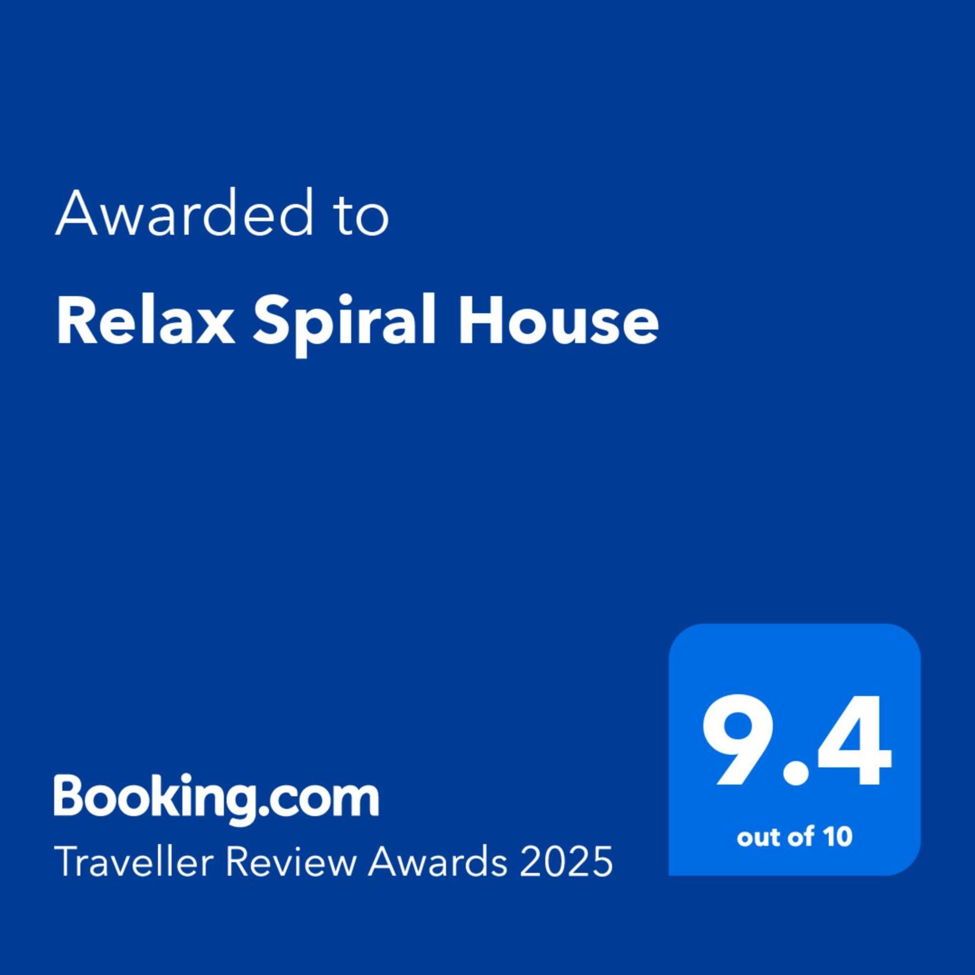 オラデア Relax Spiral Houseヴィラ エクステリア 写真